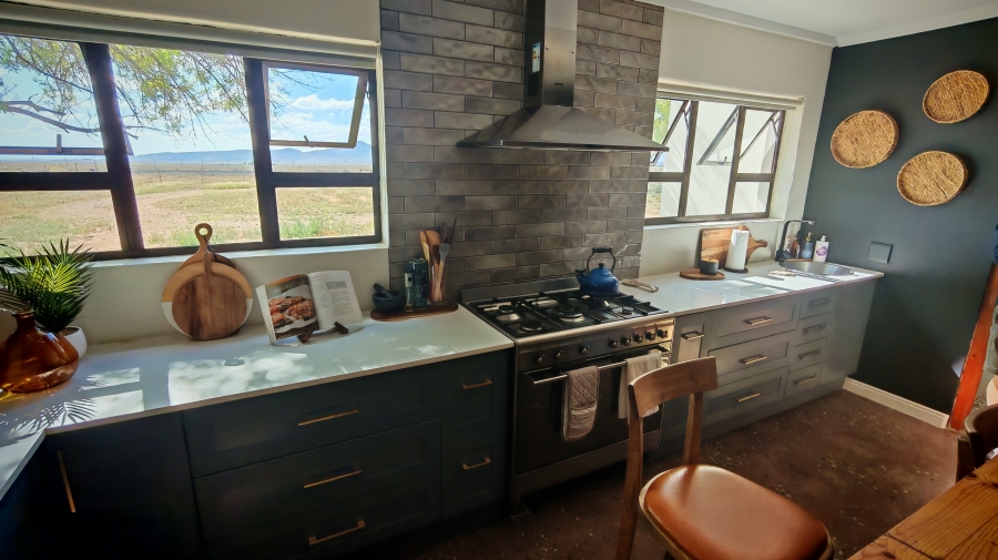 6 Bedroom Property for Sale in Middelburg Eastern Cape